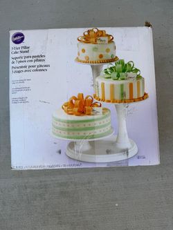 Wilton 3-tier pillar cake stand