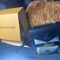 Louis Vuitton 