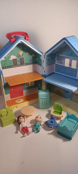 Cocomelon travel size house with accessories