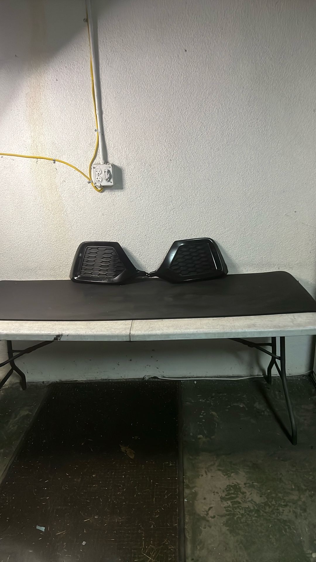 2017 2018 2019 HONDA CIVIC REAR BUMPER GARNISH TRIM 71508-TGG 71503-TGG OEM USED