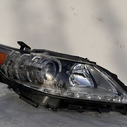 Lexus ES350 ES300h 2013-2015 Passenger Side Right Headlight OEM Halogen Lamp