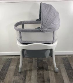 Graco Move 'n Soothe Bassinet | Baby Bassinet with Movement, Vibration and Sound Settings to Help Soothe Baby, Mullaly , 24.1x29.3x48 Inch