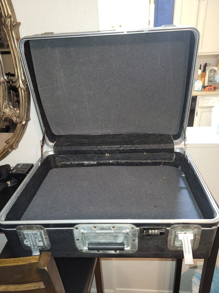Platt Hardcase on Wheels 