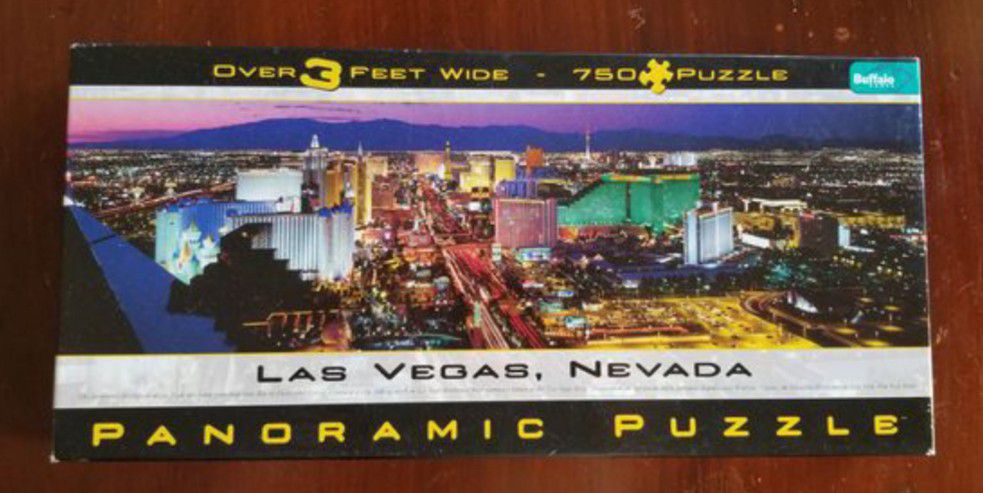 Buffalo Games Panoramic Puzzle Las Vegas, Nevada 750 piece