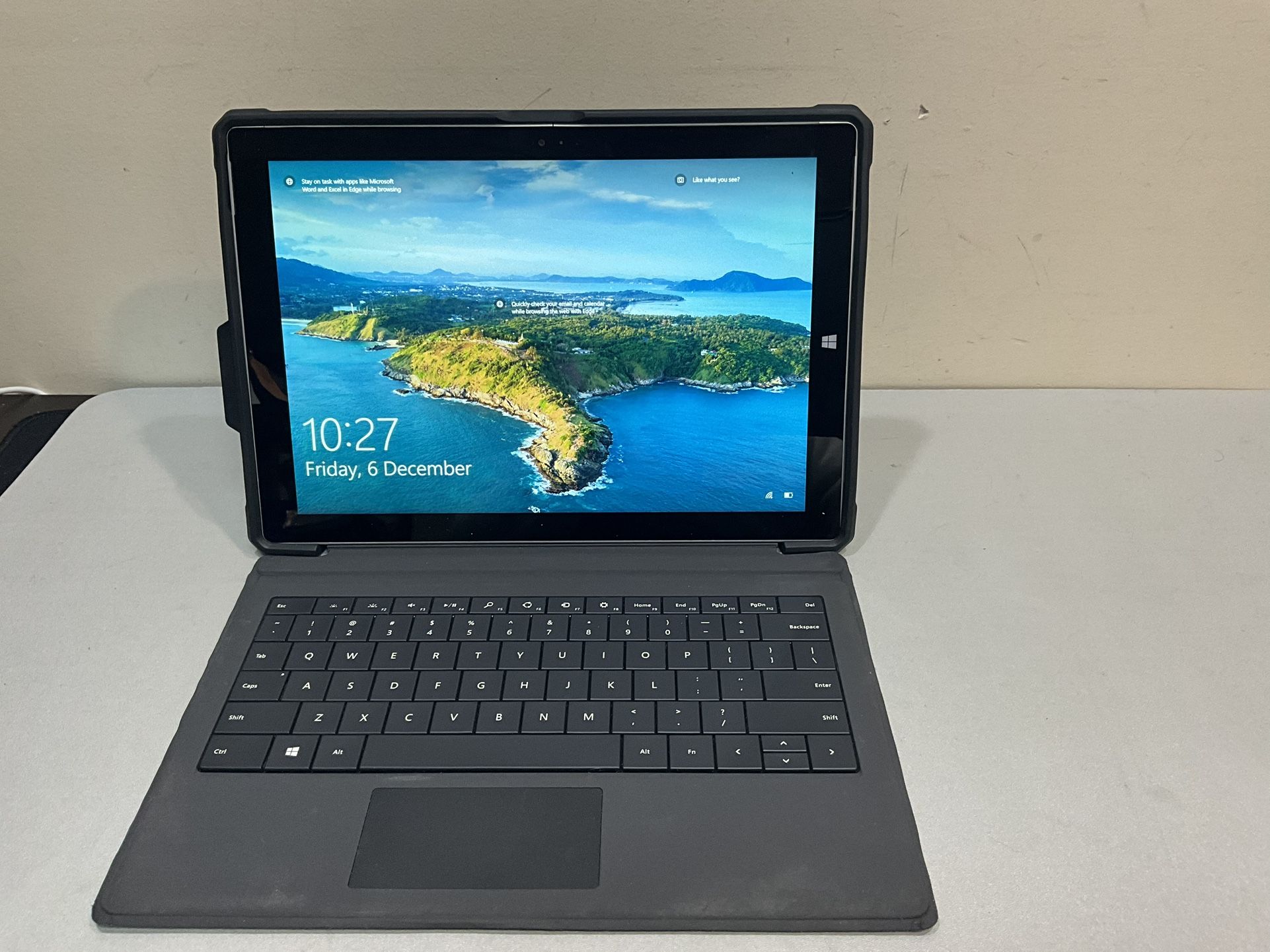 Microsoft Windows Surface Pro 3 1631 12" Core i7-4650U 1.7GHz 8GB RAM 256GB SSD windows 10 pro . It’s in good condition and has been factory reset an