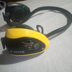 SONY SPORTS WALKMAN SFR-H5 RADIO AM-FM  STEREOS MEGA BASS VINTAGE 