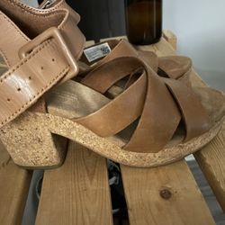 Tom’s Sz 6.5 Leather Cork Heels w Ortholite