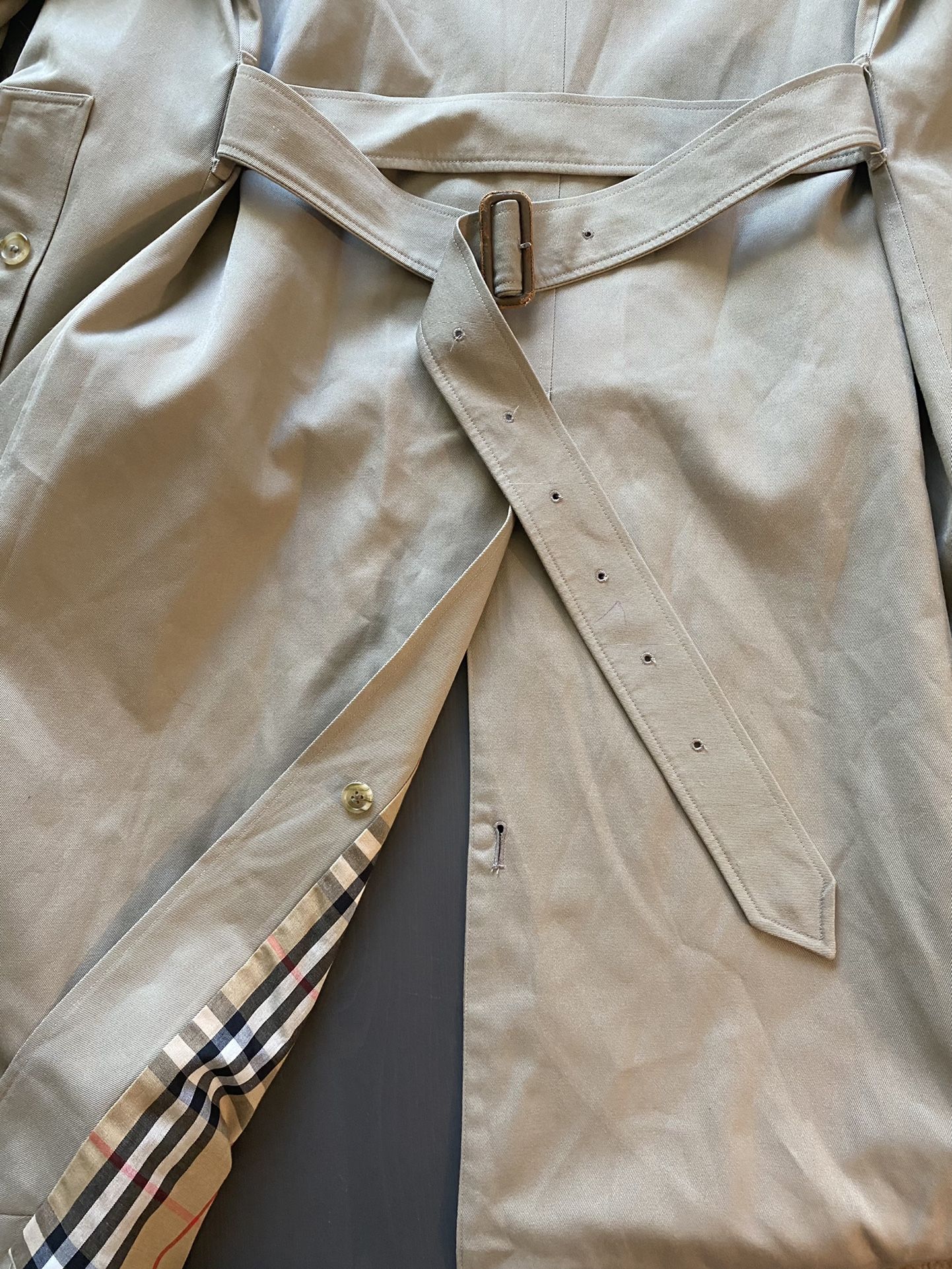 Vintage Burberry Trench Coat for Sale in Charlotte, NC - OfferUp