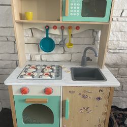 Toddler Play kitchen 