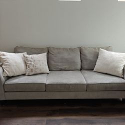 Grey Couch Great Condition 