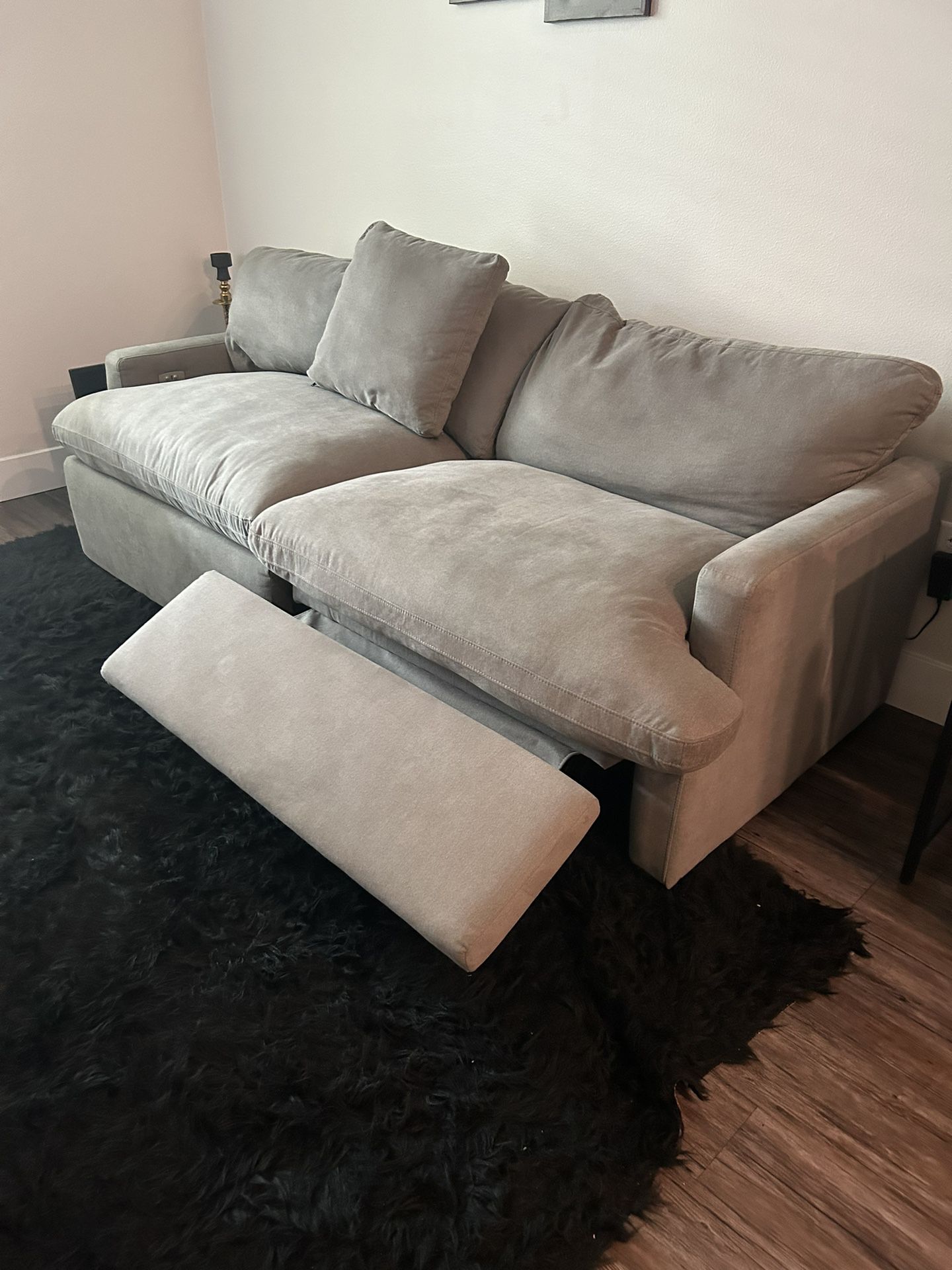 Dream Gray Power Reclining Sofa