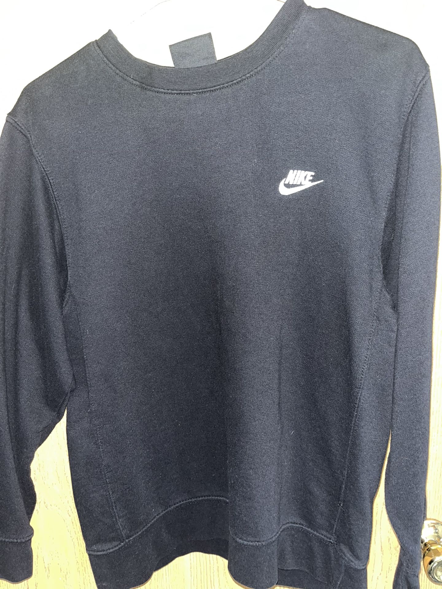 Black Nike Crew Neck!! Read Description