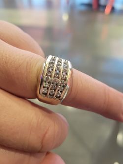 10k gold ring with Dimonds