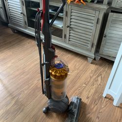 Dyson Vacuum 