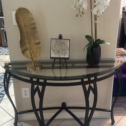 Intrance Table Or Console 