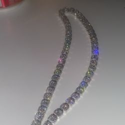 DIAMOND CLUSTER WHITE GOLD CHAIN