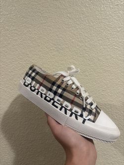 Burberry Shoes 