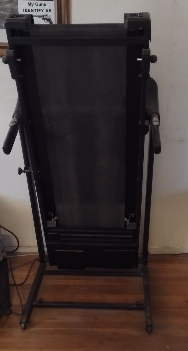 Xterra TR150 Deluxe Folding Treadmill - ( Very Low Mileage)