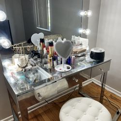 Chrome Vanity With 3 Drawers And Lights 