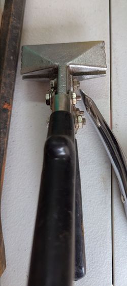 Hand seamer