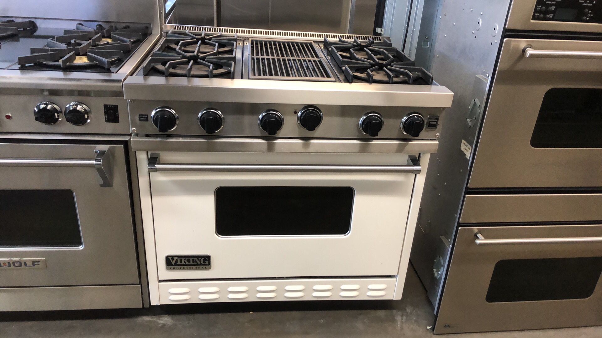 Viking 36” Wide All Gas Range Stove With Charbroil Grill 