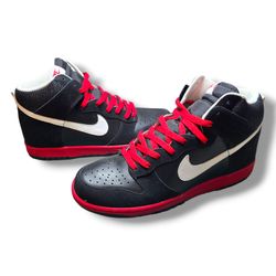 M sz 11 NIKE DUNK HIGH in the "Black Sport Red" colorway.
