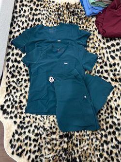 Women’s Figs scrubs