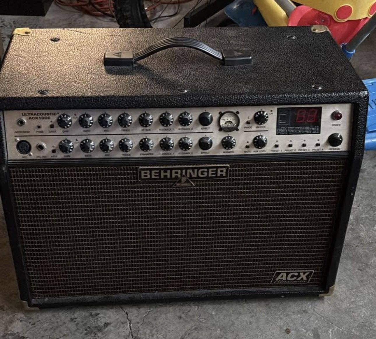 Acoustic Guitar amplifier
