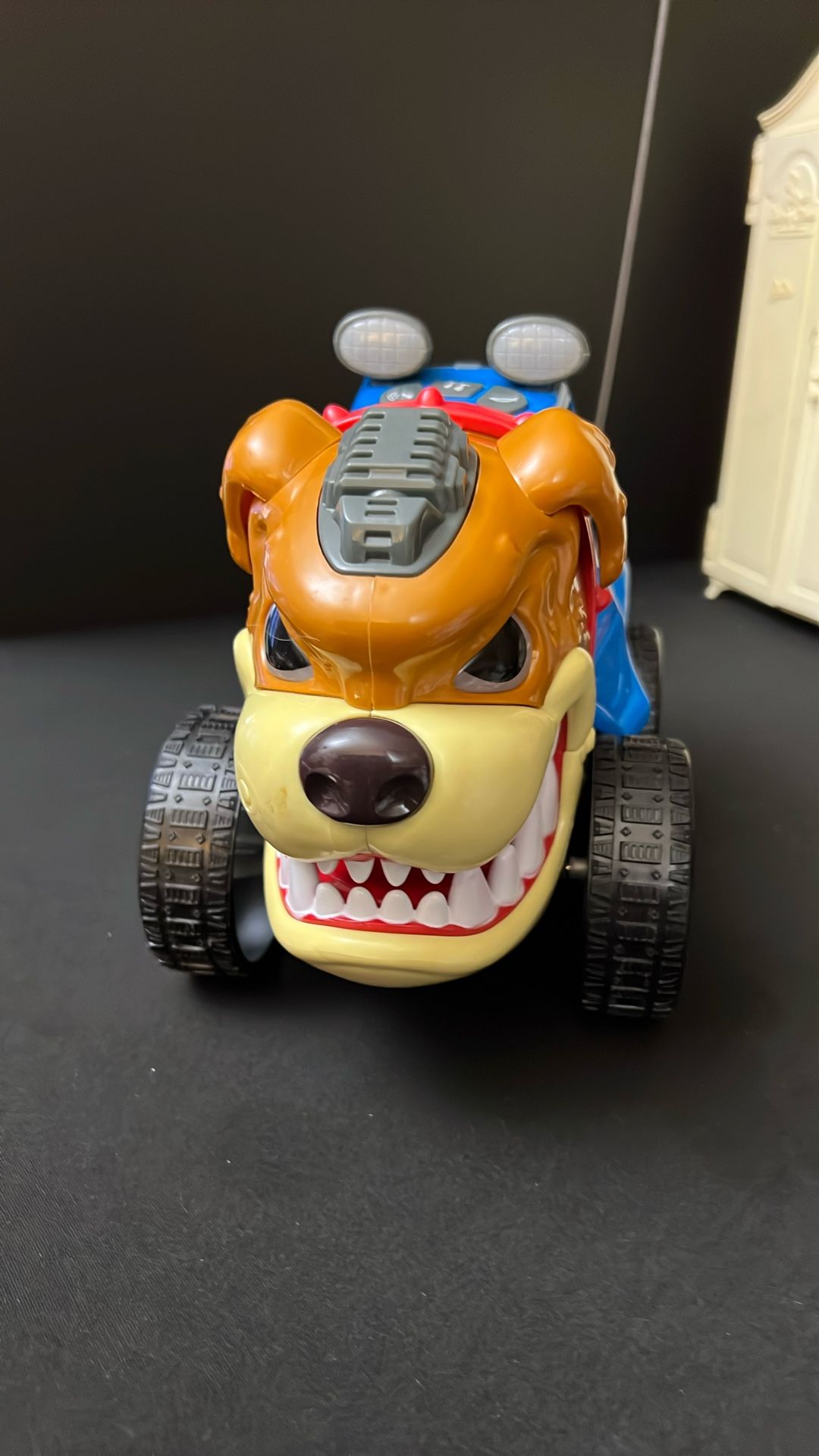 Chomper Bull Dog Truck