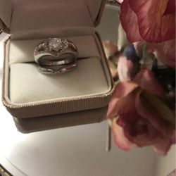 “BEAUTIFUL “ Sterling Silver White Sapphire Diamond Ring Set 