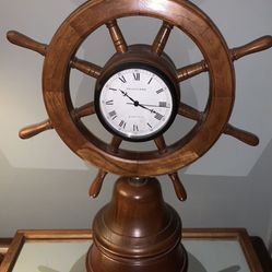 VINTAGE MARINE DAUNTLESS DASHBOARD CLOCK COMPANY OLD SAYBROOK, CONN.  ALL WOOD HELM WHEEL BATTERY OPERATED CLOCK - Designed by G. DUNWOOD MAYNARD