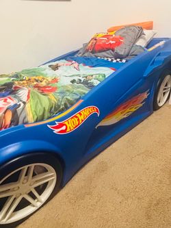 Hot Wheels car bed