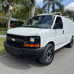 2015 Chevrolet Express 2500 Cargo Van 