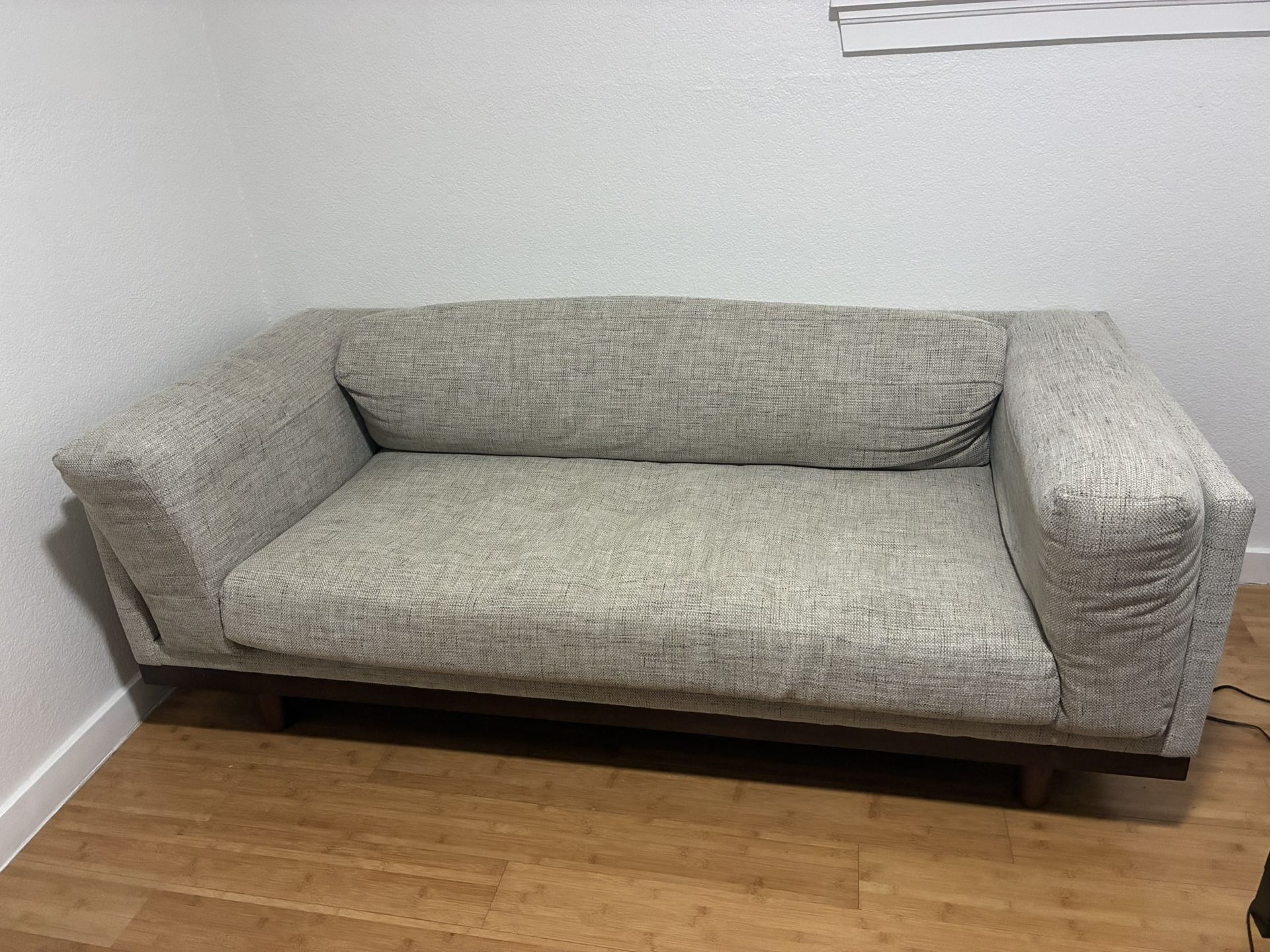 Couch In Excellent Condition For Sale