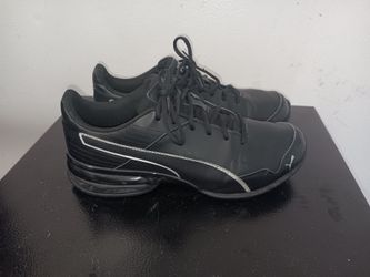 Men's Super Levitate Puma's size 11.5