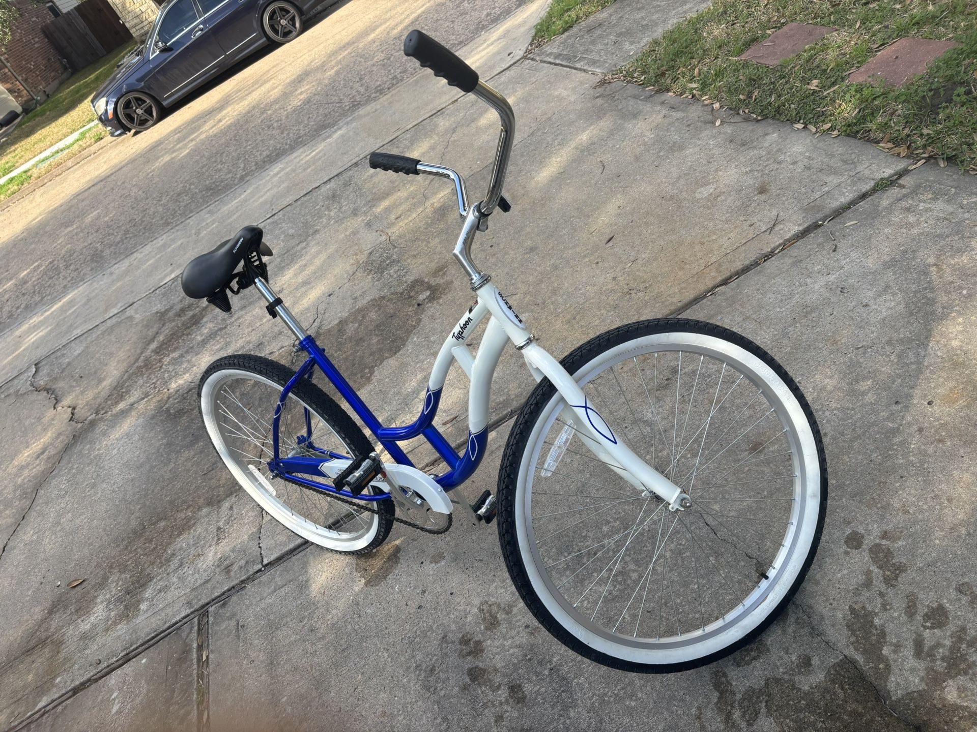 26” Schwinn Typhoon beach cruiser