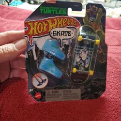HOT WHEELS  SKATE TEENAGE MUTANT NINJR TURTLES 