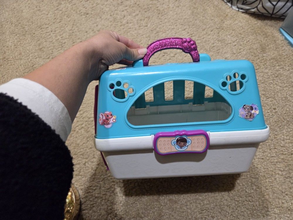 Dr McStuffins Vet Cage