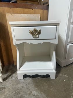 White Naitstand