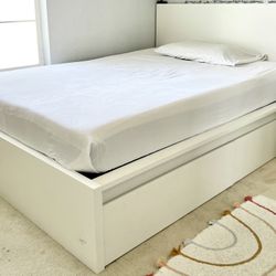 Full Size Bed With Mattress And Storage In Pristine Condition