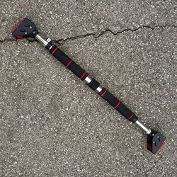 Adjustable Pull up bar for door way