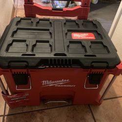 Milwaukee Took Box  Aguanta 250 Libras 