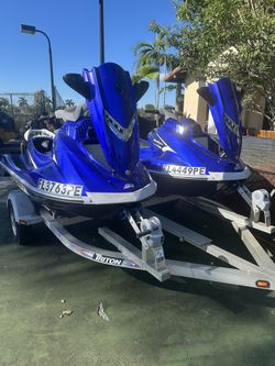 (2) 2011 YAMAHA VXR JET SKI WITH ALUMINUM TRAILER