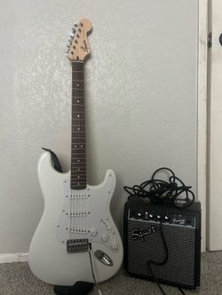 Squier Sonic Stratocaster Limited-Edition Electric Guitar Pack With Fender Frontman 10G Amp Arctic White
