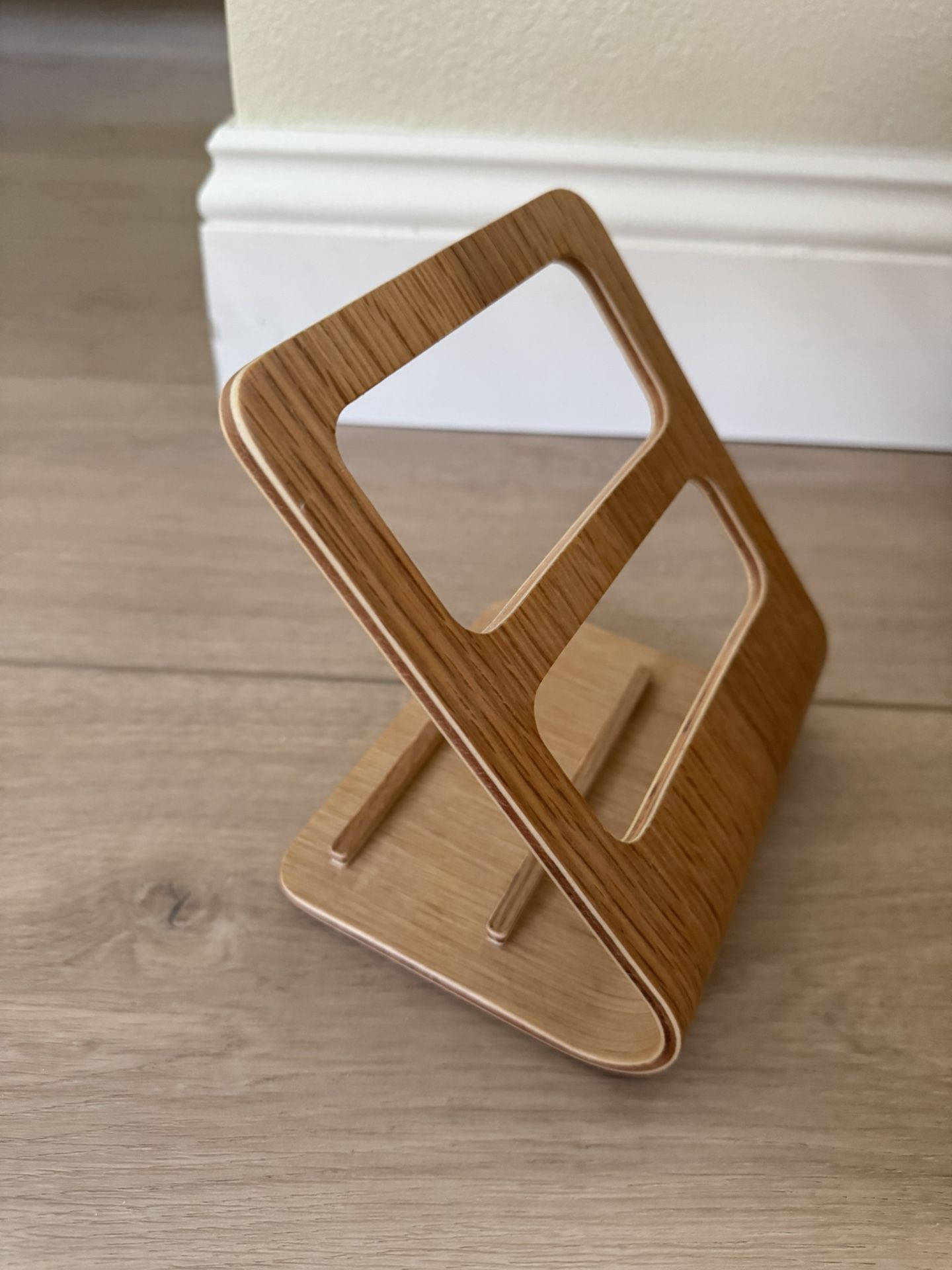 Solid Wood Remote Control Holder – Minimalist Organizer for Living Room Coffee Table or Office Desk