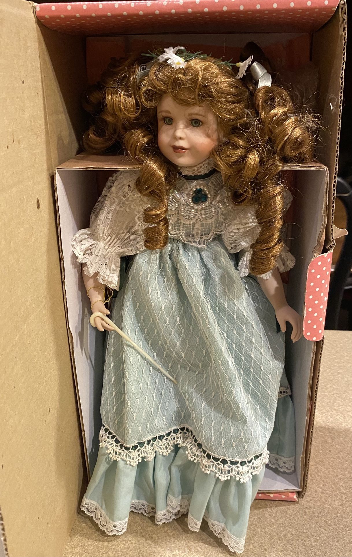 Collectable 1990’s Paradise Galleries “Shannon Of Emerald Isle” Porcelain Doll