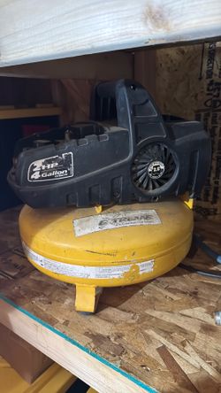 Campbell Hausfeld Contractor Series 4-Gallon Air Compressor – 2 HP – 125 PSI + Hose