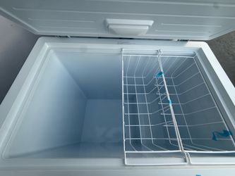 Chest Freezer with Wire Basket