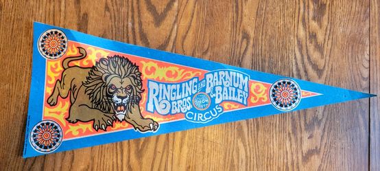 Vintage 1980 Ringling Bros, Barnum & Bailey Pennant Banner Flag