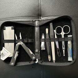Dockers Men’s Traveling Kit 